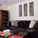 2 Bedroom Flat Near Edinburgh Playhouse
