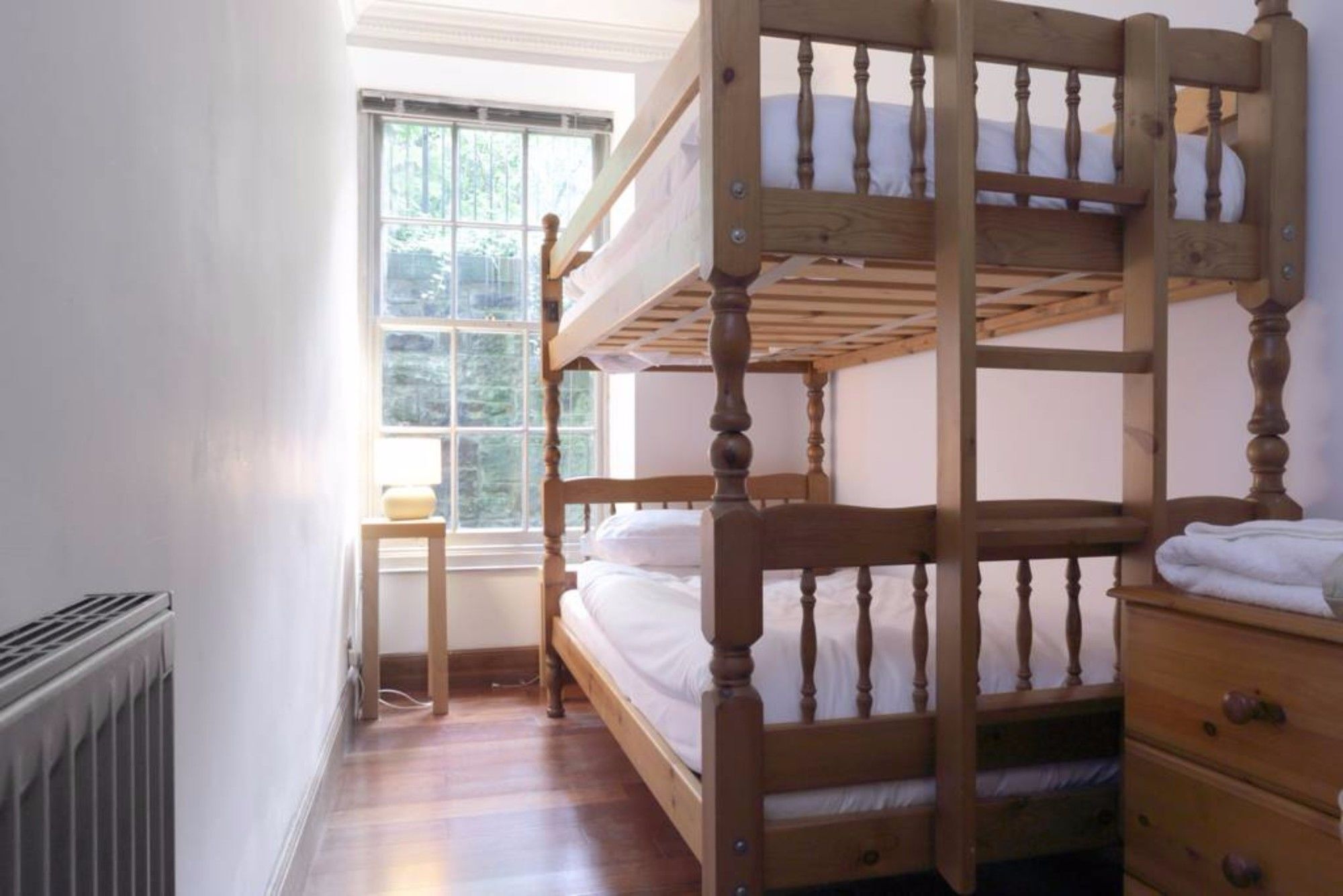 Apartment 2 Bedroom Flat Near Playhouse *
